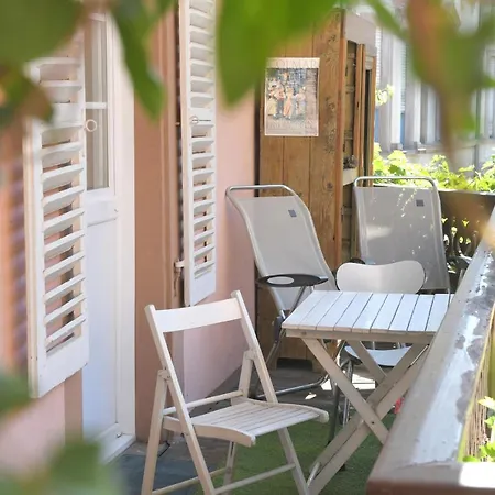 Chez Cecile Chez Le Vigneron 住宿加早餐酒店 科尔马
